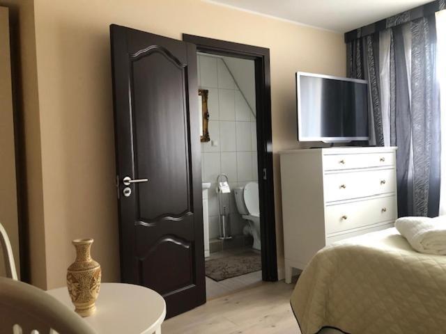 Columba Livia Guesthouse Паланга Экстерьер фото