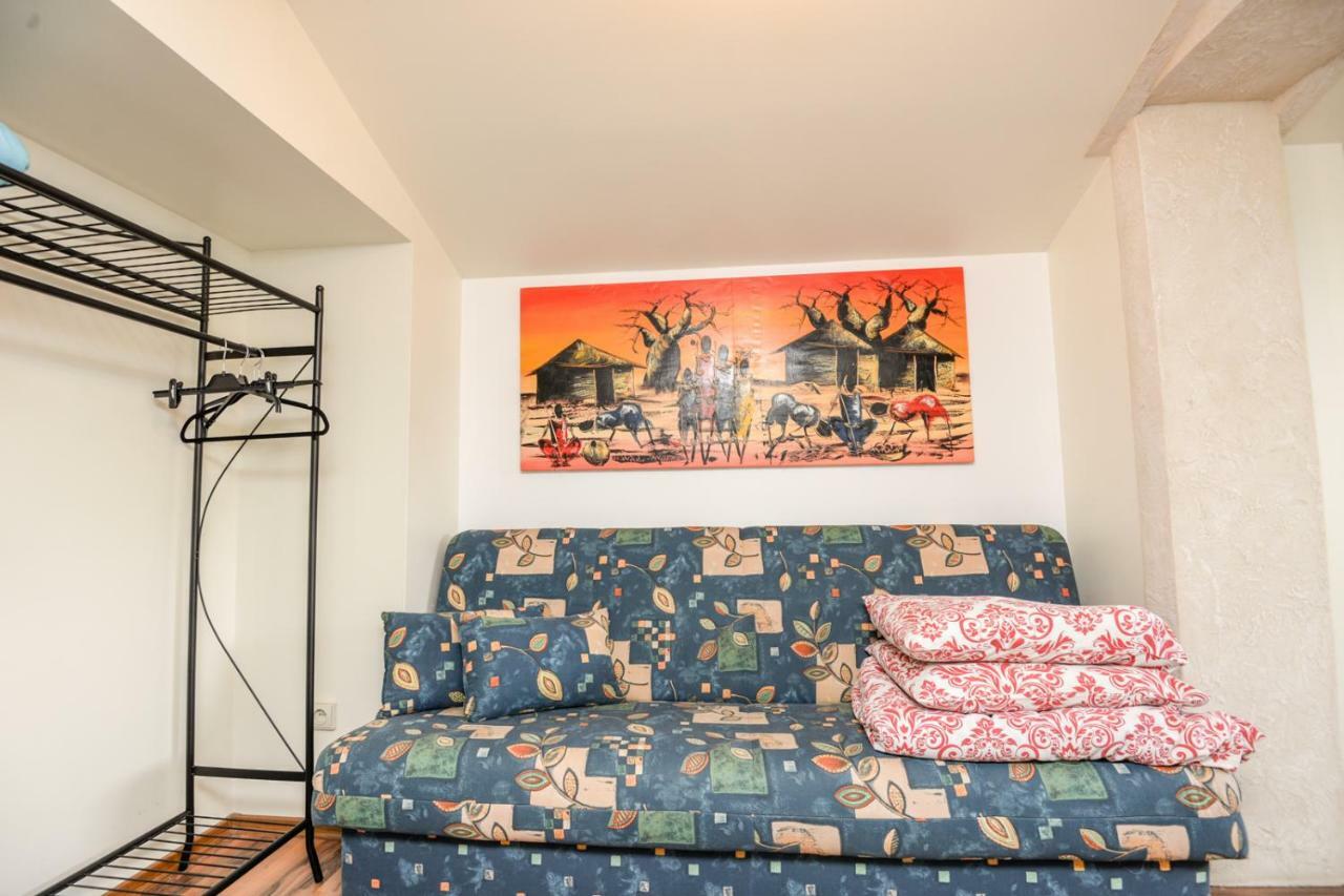 Columba Livia Guesthouse Паланга Экстерьер фото